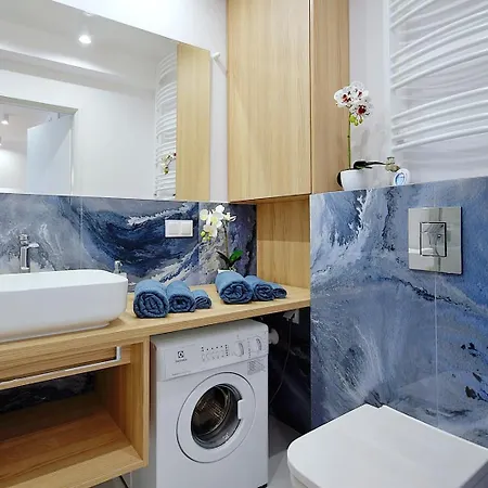 Blue Wave Apartment *