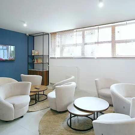 Blue Wave Apartment *